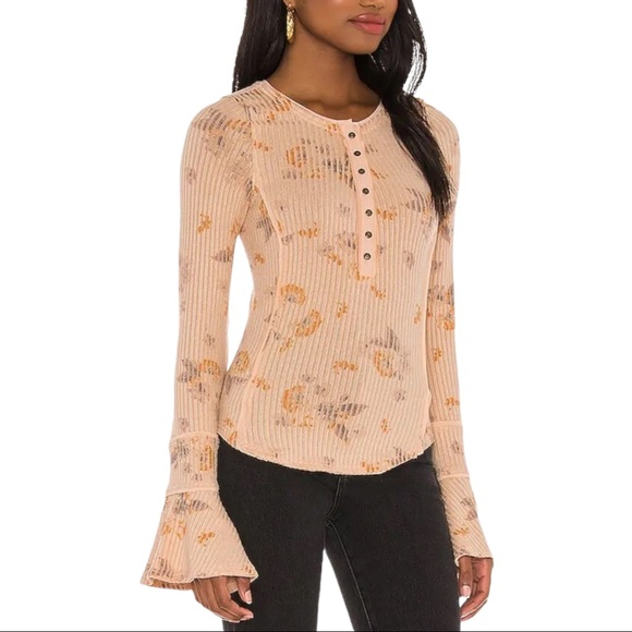 Free People Layer Me Henley Button Bell Sleeve Ribbed Peach Medium - Picture 6 of 9